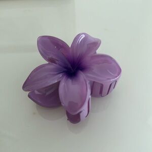 Flower claw clip